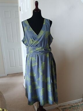 100% Cotton Mata Traders Blue Midi Dress with Green Leaf Print